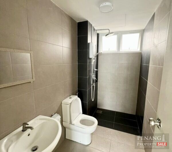 Well Maintained Gardens Ville Condo with 2 Carparks, Value Buy!