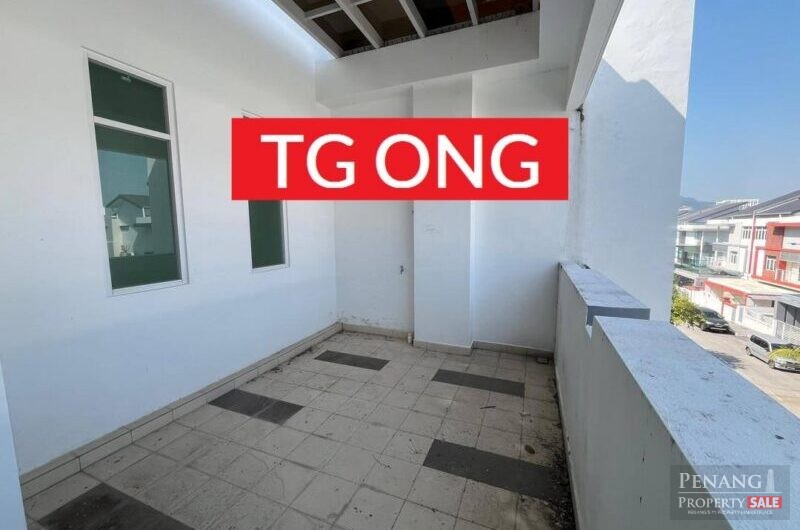 Hot Units Rare in Market  3 Storey Semi D Near Queensbay