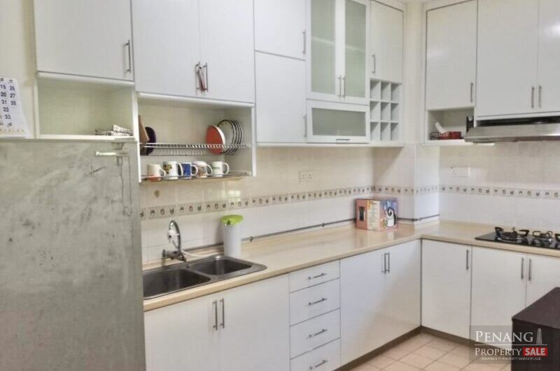 Low Floor Mutiara Place with 2 Carparks for sale! Low Density
