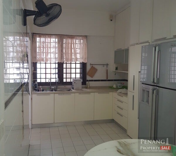 Twin Towers, Persiaran Tanjung Bungah