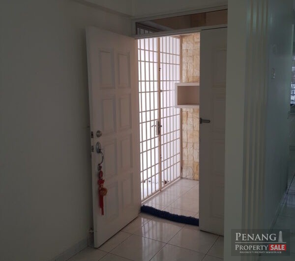 Twin Towers, Persiaran Tanjung Bungah