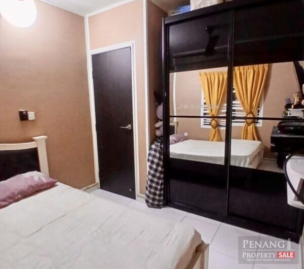 Renovated Freehold Tri Pinancle with 1 Carpark