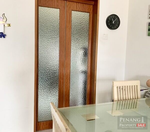 Fully Furnished Alpine Tower with 1 Carpark