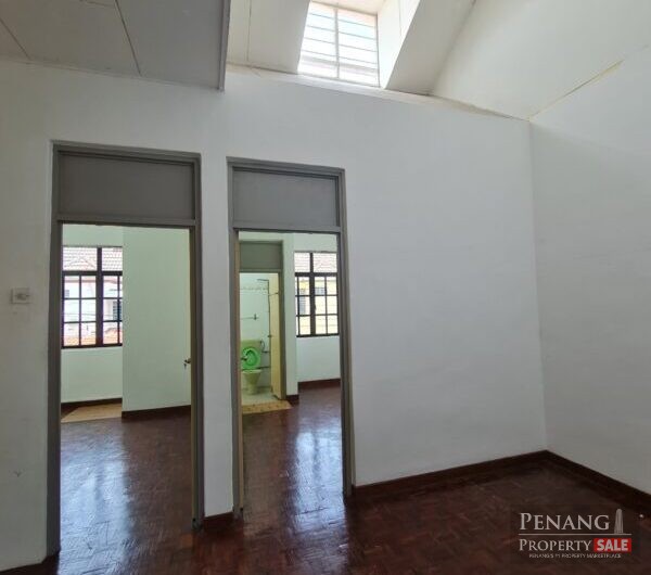 Double Storey Terrace Near Queensbay, Suntech, Krystal Point For Rent