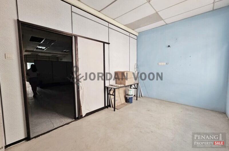 Raja Uda Office 2nd Floor Office Slight Furnish, Hot Area Face Main Road
