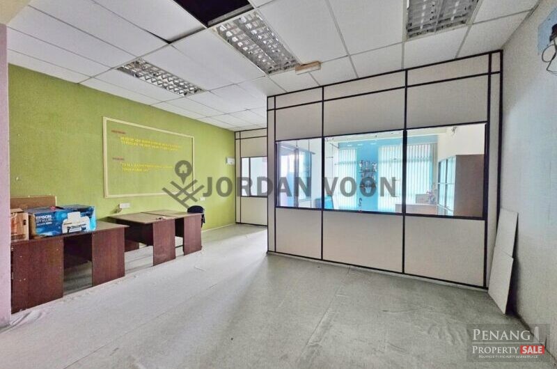 Raja Uda Office 2nd Floor Office Slight Furnish, Hot Area Face Main Road
