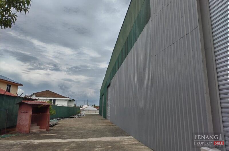(FACING MAINROAD / BIGGER SIZE) Warehouse at Bagan Lalang, Butterworth For RENT