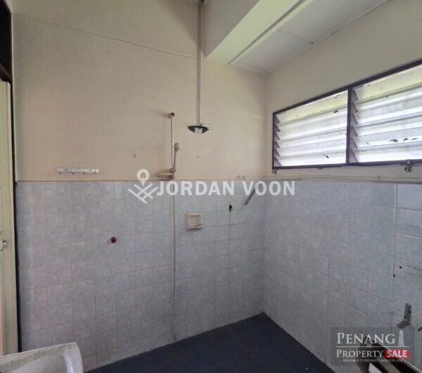 2sty Bungalow Near Amenities with Large Compound Land, Sungai Ara