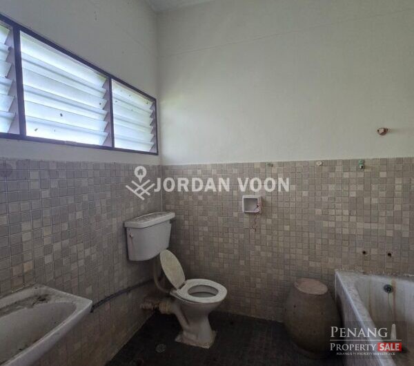 2sty Bungalow Near Amenities with Large Compound Land, Sungai Ara