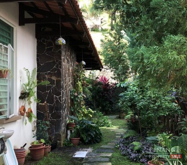 Asia Hills Bungalow 3.5 Storey Located in Jalan Bukit Gambier