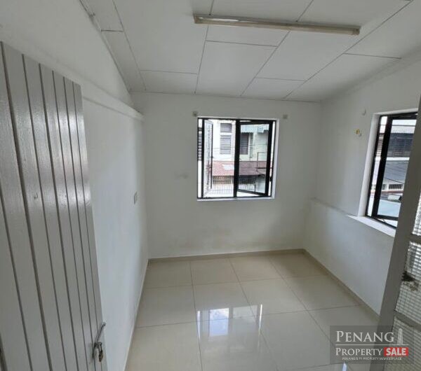 For Rent 1st floor One Bedroom Room at Jalan Jones Pulau Tikus 10250 Pulau Pinang