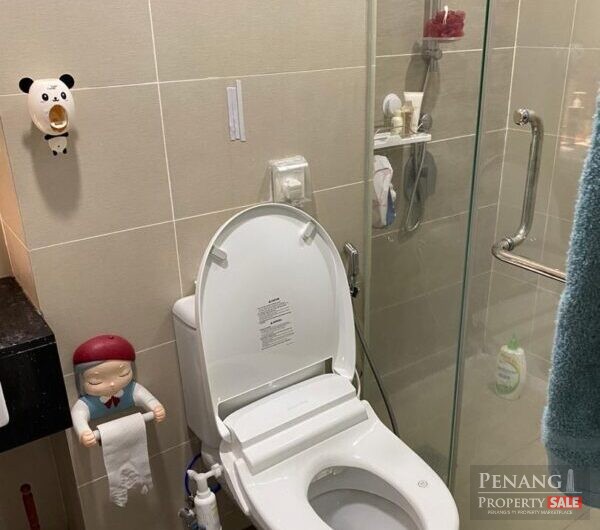 Great Location! Renovated Tropicana Bay with 1 Carpark