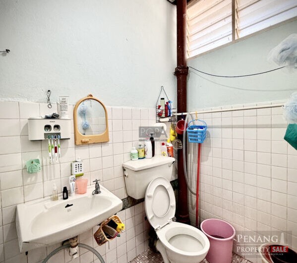 End-Lot Double-Storey Terraced House in Jelutong