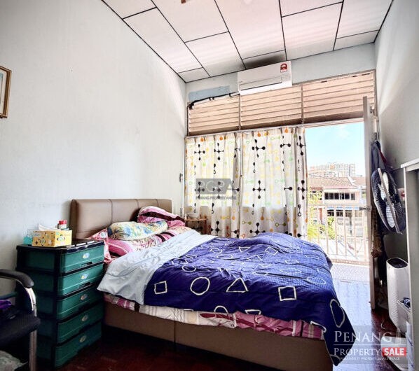 End-Lot Double-Storey Terraced House in Jelutong