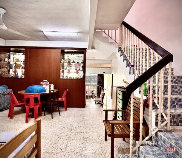 End-Lot Double-Storey Terraced House in Jelutong