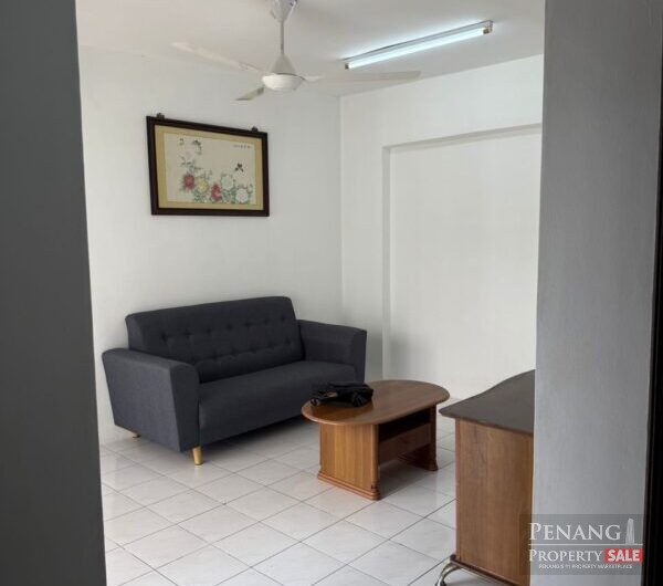 Condo Near Queensbay Mall! Fully Furnished Villa Emas