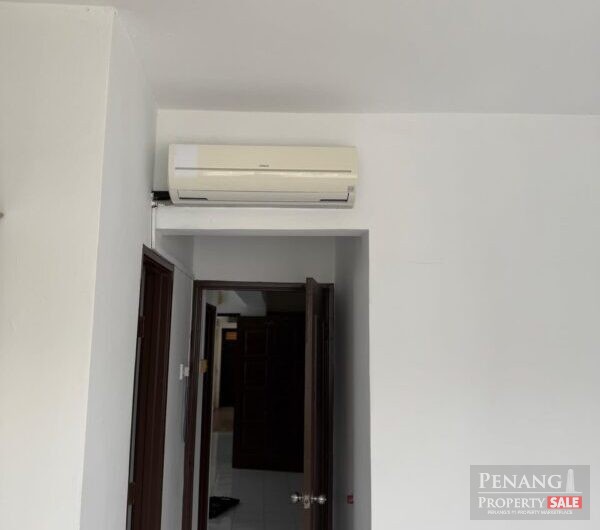 Condo Near Queensbay Mall! Fully Furnished Villa Emas