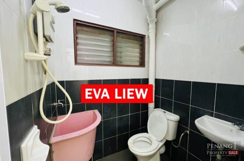 Villa Condo for rent at Relau Kitchen Well Conditions key with me