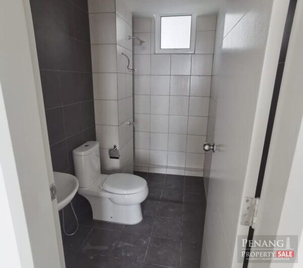 Fairview Residence with 2 Carparks, Freehold