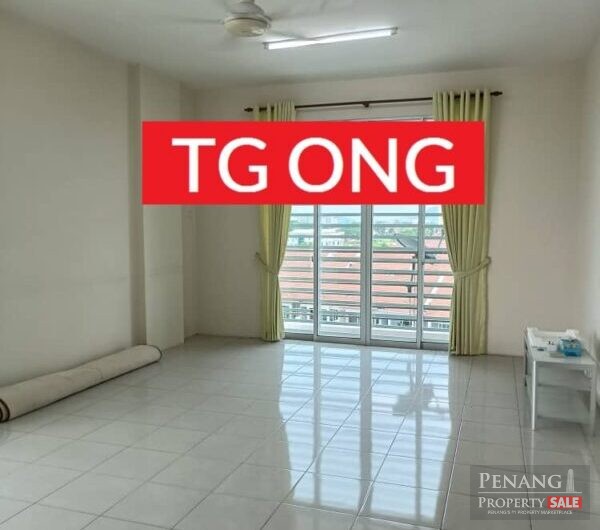 Kelisa near Evoke Meritus Walking to Hospital