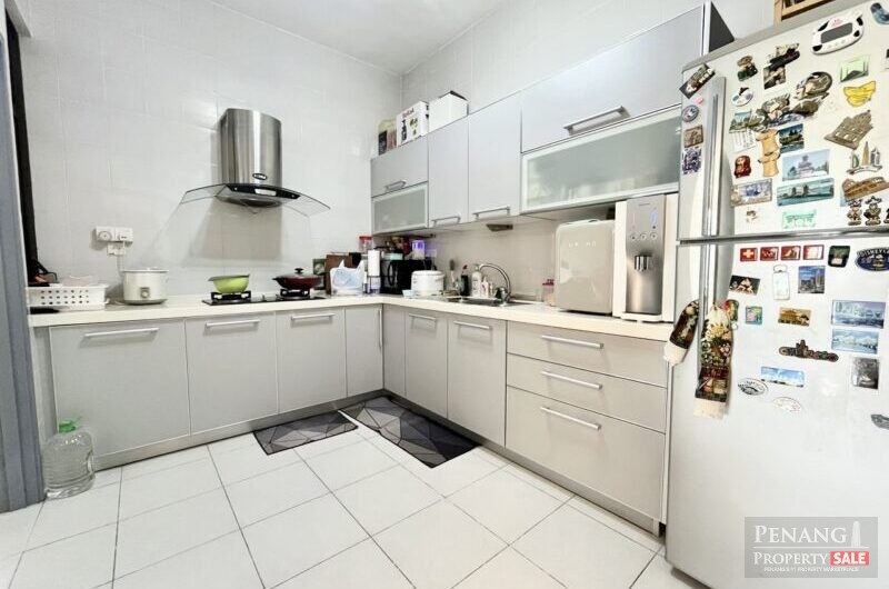 Renovated Palm Palladium with 2 Side By Side Carparks, Great Value Buy