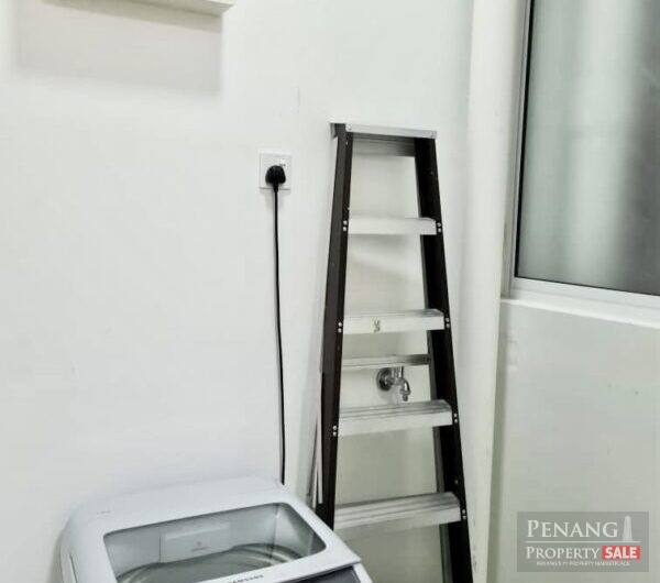 Renovated The Clovers with 2 Rooms & 2 Carparks