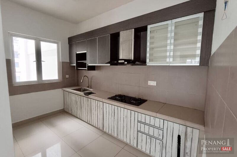 Renovated Gardens Ville Condo with 2 Carparks