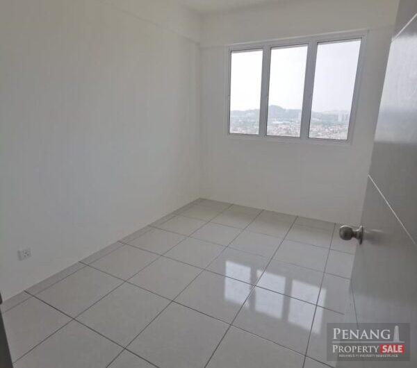 Fairview Residence with 2 Carparks, Freehold