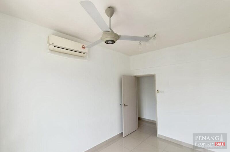 Renovated Gardens Ville Condo with 2 Carparks