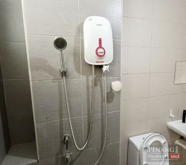 Renovated Gardens Ville Condo with 2 Carparks