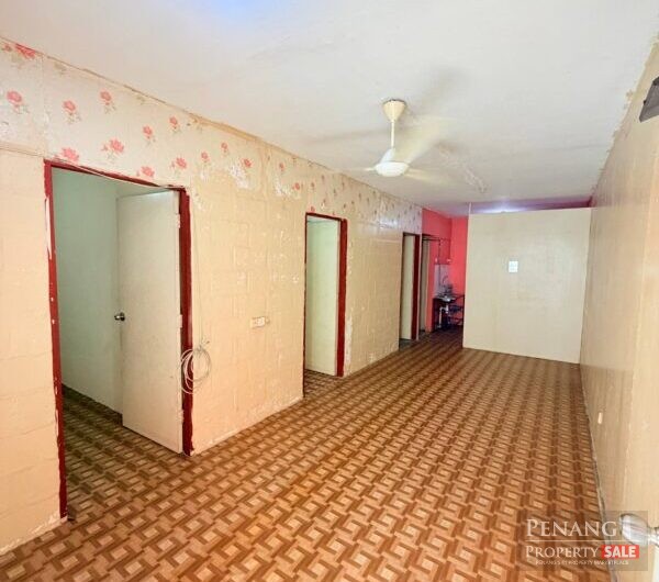 Pangsapuri Desa Putra (Level 6), Bayan Lepas. Nearby QueensBay Mall.