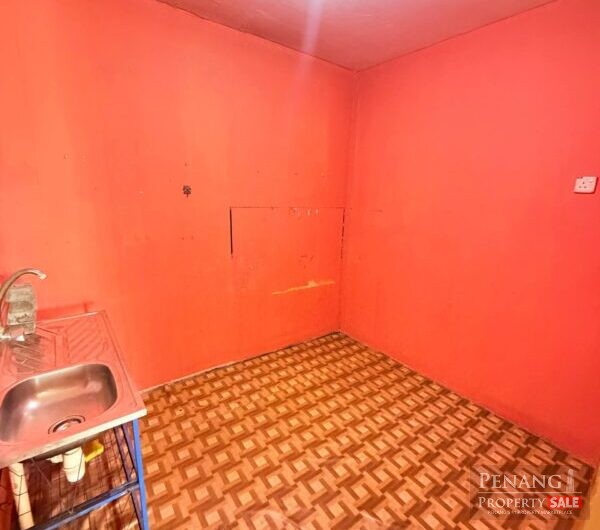 Pangsapuri Desa Putra (Level 6), Bayan Lepas. Nearby QueensBay Mall.