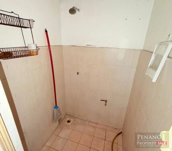 Pangsapuri Desa Putra (Level 6), Bayan Lepas. Nearby QueensBay Mall.