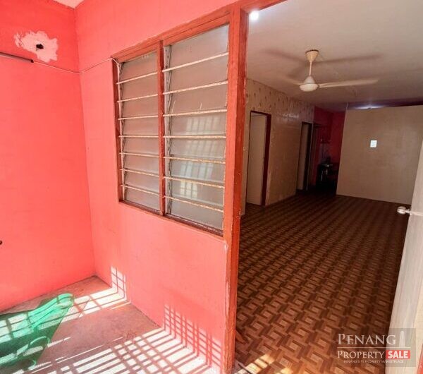 Pangsapuri Desa Putra (Level 6), Bayan Lepas. Nearby QueensBay Mall.