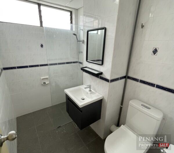 Corner Unit! Renovated Eden Seaview Condo