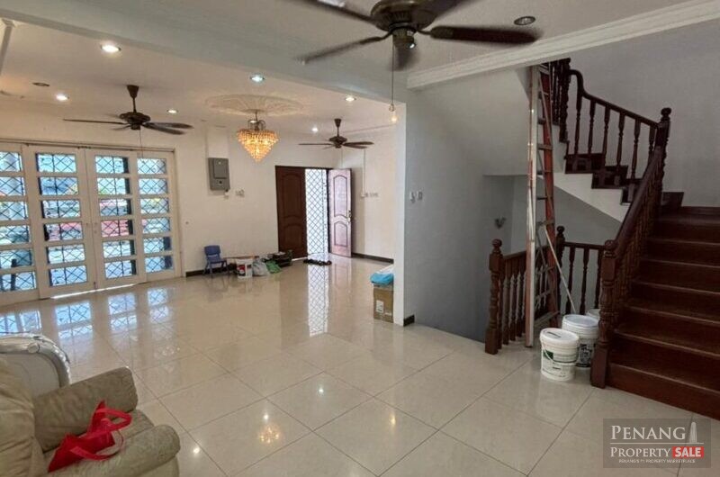 Best Buy Semi Detached Located in Batu Uban, Taman Century.