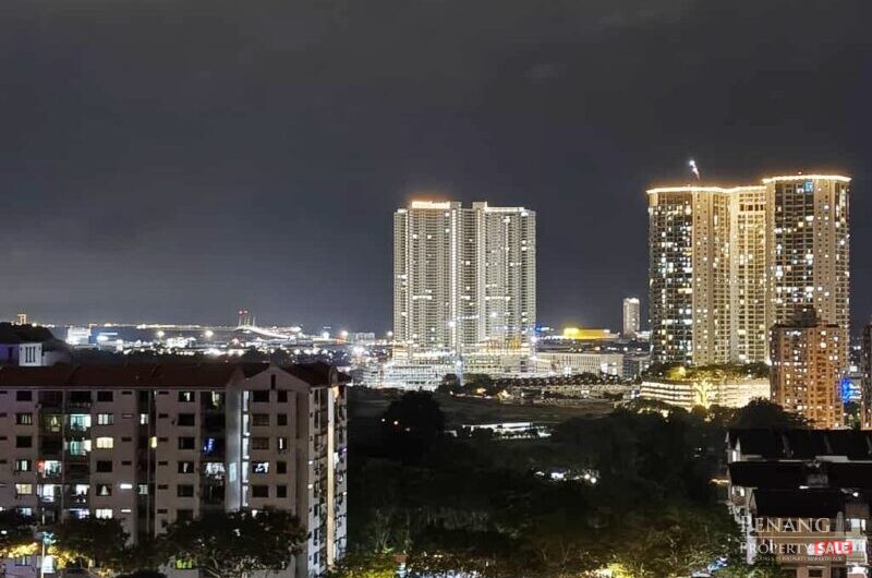 Stramax Residence Gated Guarded 3 Storey Terrace Renovated 2960sf