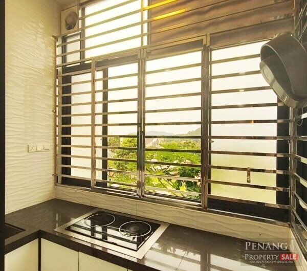 Stramax Residence Gated Guarded 3 Storey Terrace Renovated 2960sf