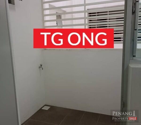 Kelisa near Evoke Meritus Walking to Hospital