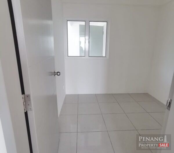 Fairview Residence with 2 Carparks, Freehold
