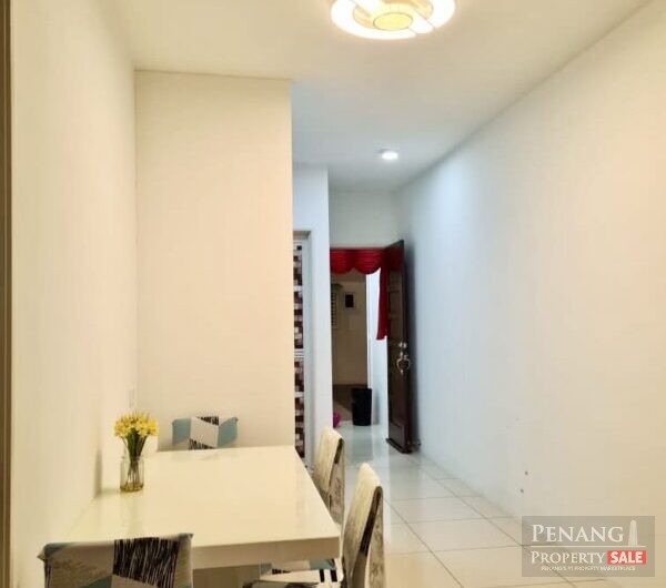 Renovated The Clovers with 2 Rooms & 2 Carparks