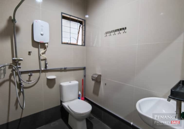 Cangkat Sungai Ara 2.5 Storey Terrace, Bayan Lepas