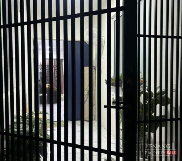 Freehold and Renovated Quaywest with 2 Carparks