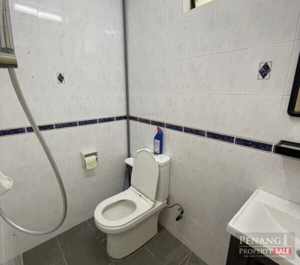 Corner Unit! Eden Seaview with 1 Carpark. Renovated & Freehold