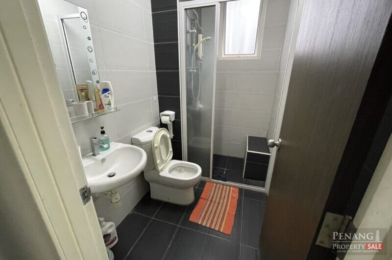 3 CARPARKS! Renovated & Freehold Reflections Condo