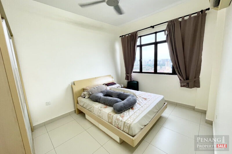 Freehold, Renovated Vistaria Condo with 1 Carpark