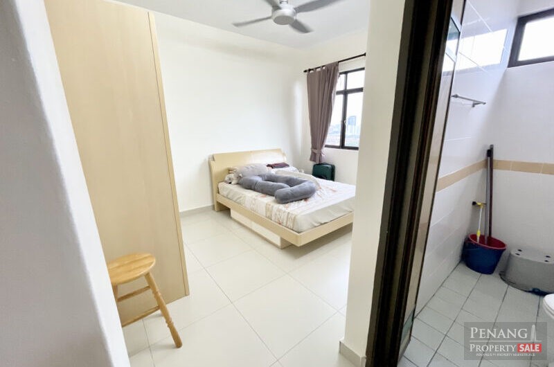 Freehold, Renovated Vistaria Condo with 1 Carpark