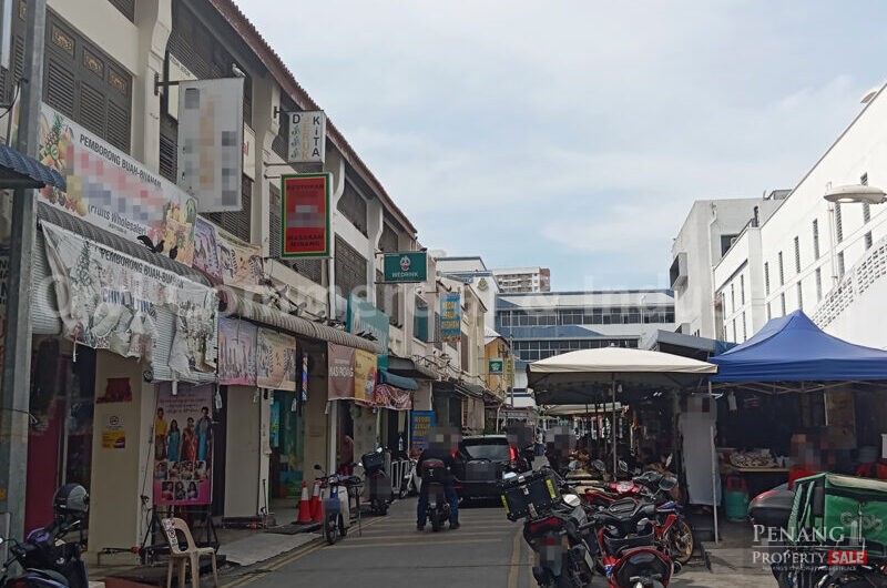 Refurbished Shophouse with Easy Parking Access near Chowrasta Market