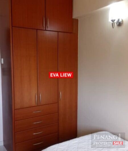 Villa Emas Queensbay Mall area Corner High Floor Seaview Well Conditio