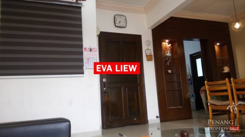 Villa Emas Queensbay Mall area Corner High Floor Seaview Well Conditio